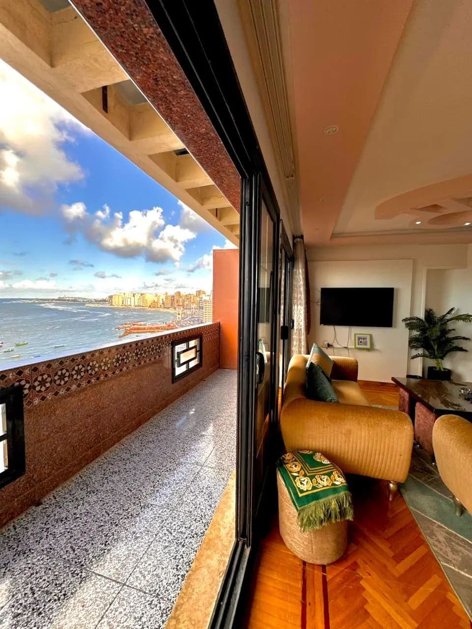 Apartment in Alexandria