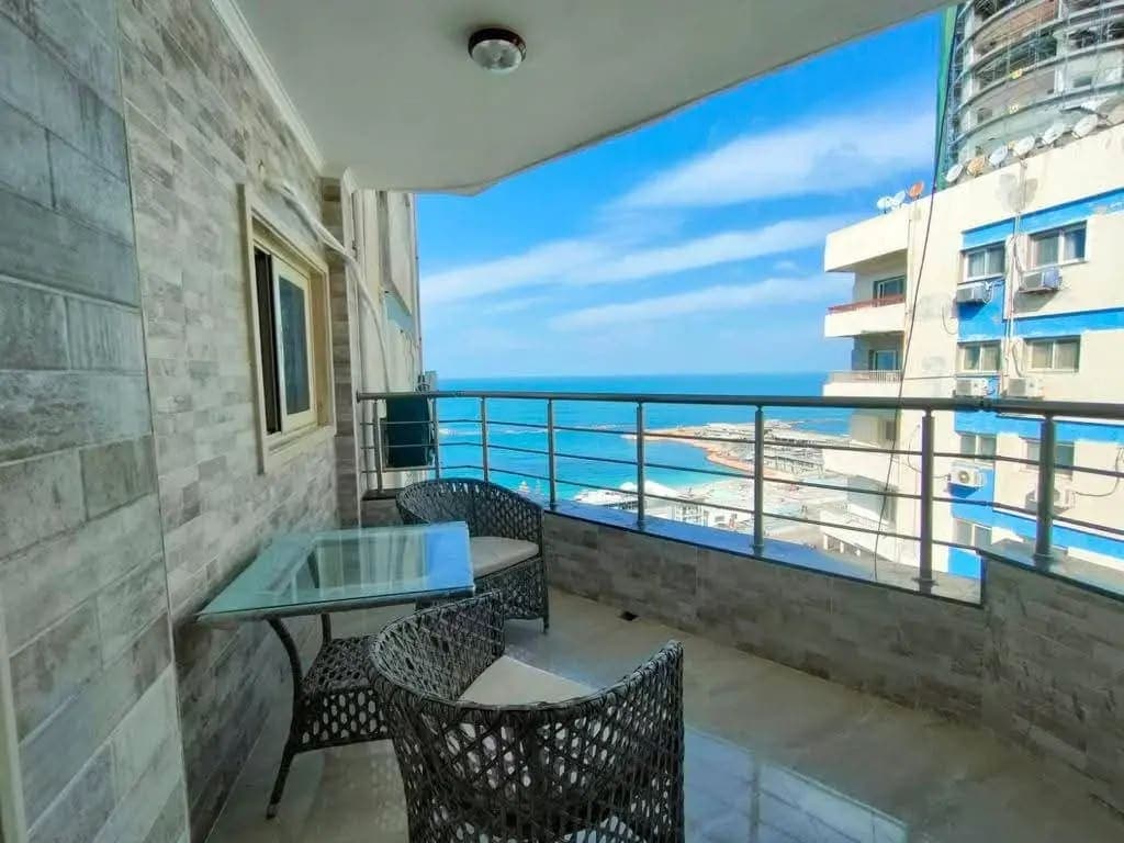 شقة في الإسكندرية
