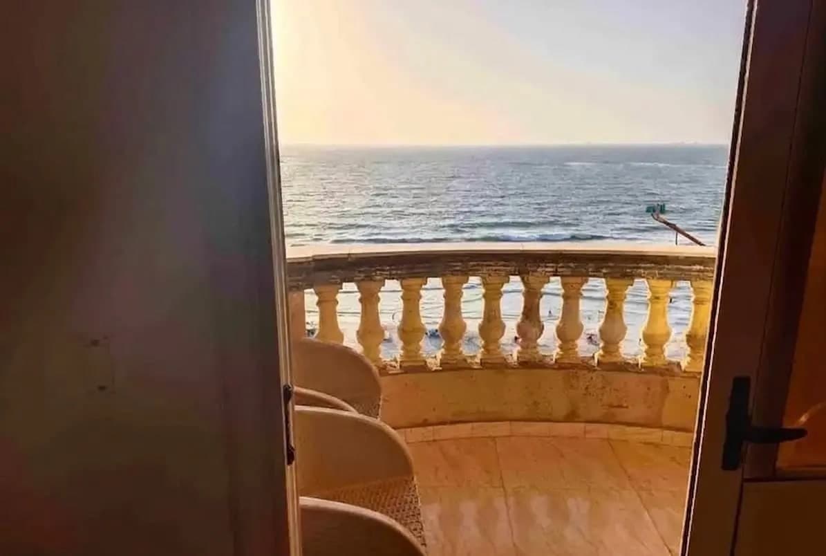 Apartment in Alexandria