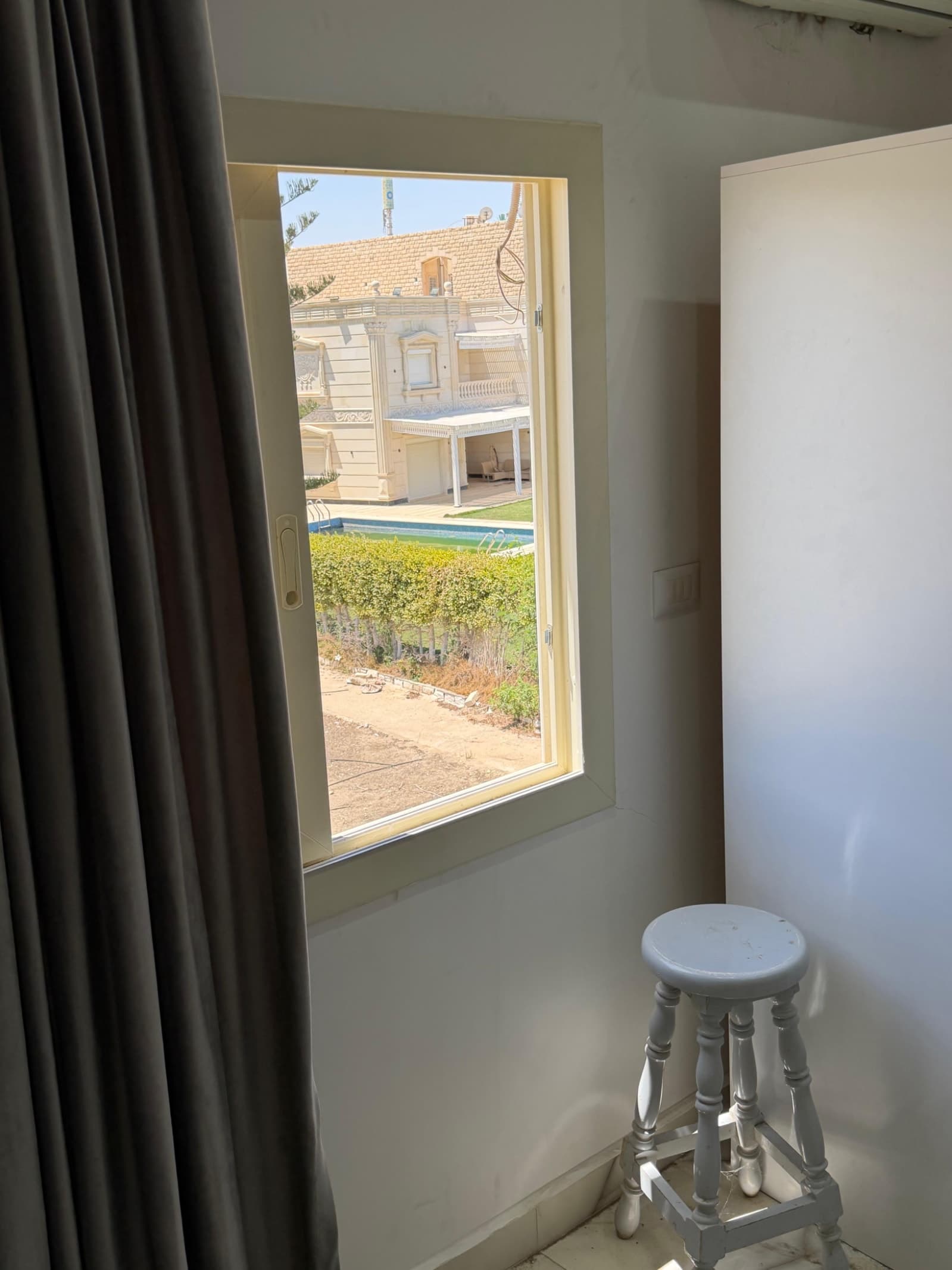 Marina 4 Prime Duplex: 2BR, Private Garden, Steps from the Lagoon & Beach