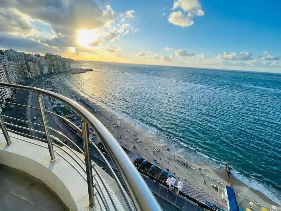 شقة في الإسكندرية