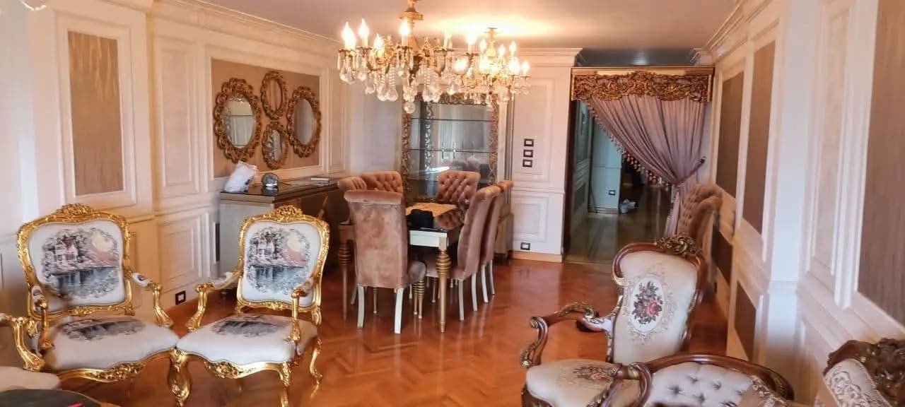Apartment in Alexandria