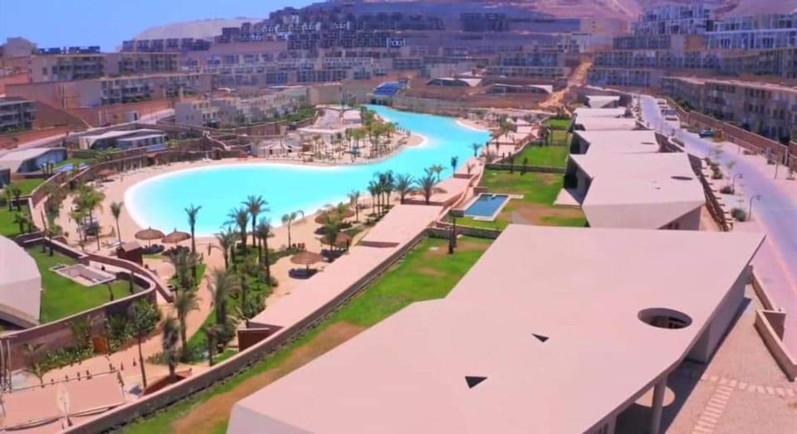 تاون هاوس 4 غرف نوم في المونت جلالة